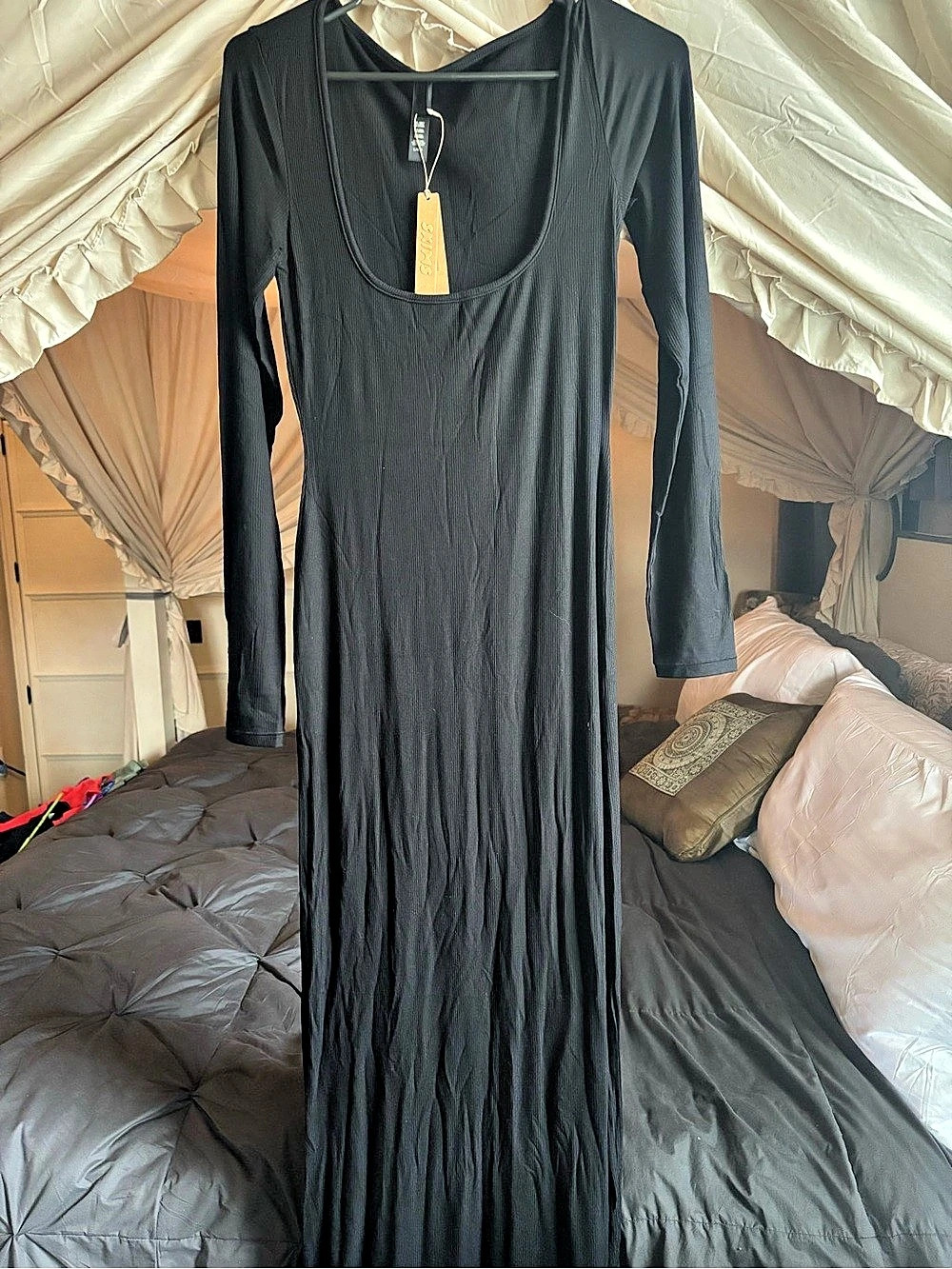 Sundry Long Sleeve Maxi Dress in Black Size Large NWT